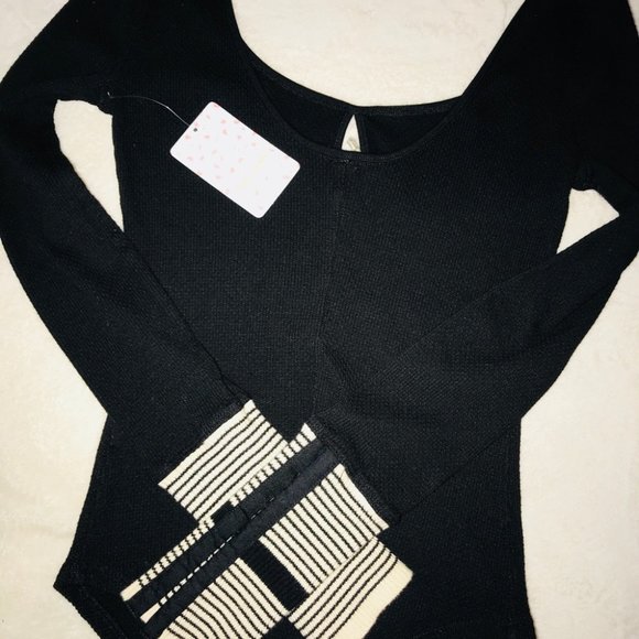 BNWT Free People scoop neck w/ cool sleeves - Picture 2 of 8
